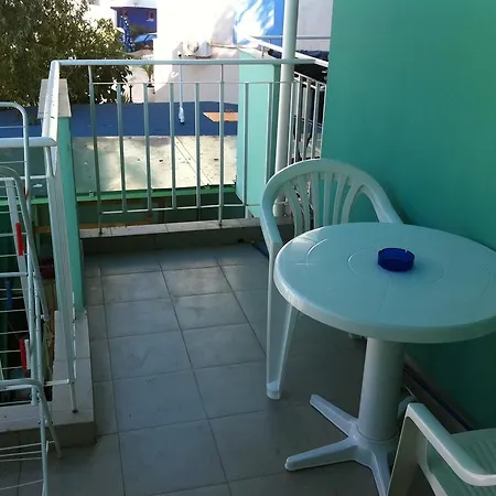 아파트 In Green Homes